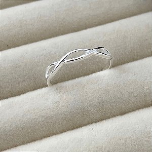 Anel aro 24,5 infinitos vazados em banho de prata silver