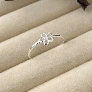 Anel flor vazada em banho de prata silver