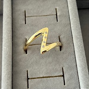 Anel aro 19 Z cravejado em banho de ouro 18k