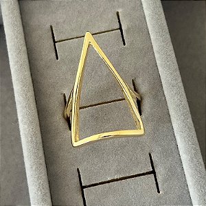 Anel aro 16 triangulo vazado em banho de ouro 18k