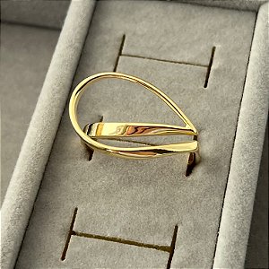 Anel aro 19 gota vazada de lado em banho de ouro 18k