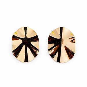 Brinco chapa orgânica em banho de ouro 18k