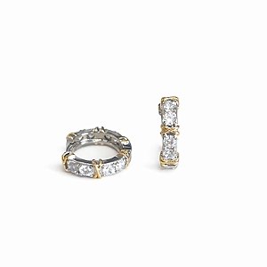 Argola inspiração Tiffany com zircônias em banho de ouro e prata importado