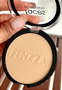 Po compacto Faces Fenzza