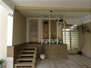 Casa Térrea 3 Suítes com Edícula e 3 Vagas no Centro de Carapicuíba