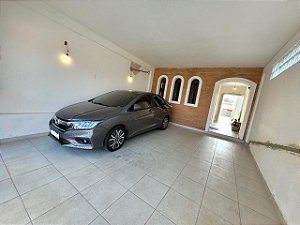 Sobrado reformado com suíte e churrasqueira no Centro de Carapicuíba