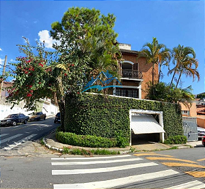 Casa Triplex com 4 Suítes à Venda na Vila Martins – Carapicuíba