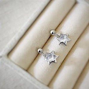 Brinco Nut Estrela com Zircônia