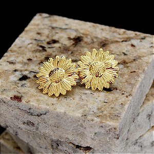 Brinco Flora em Aço Inox Dourado