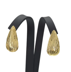Brinco Theia - Gota Texturizada Aço Inox Dourado