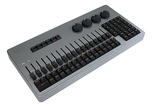 Mesa Dmx Mini Ma Command Wing 07 Universos - Com Case 5v