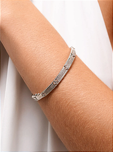 Bracelete Cravejado com Flores de Zircônia folheado em ródio branco
