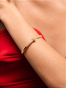 Bracelete com Design de Prego Cravejado folheado em ouro 18k