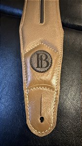 Correia Bassics caramelo com detalhe em marrom / Couro Premium - Acolchoada