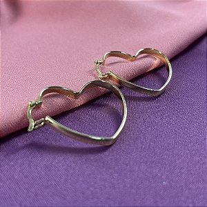 BRINCO ARGOLAS DE CORAÇÃO NO DOURADO - SEMIJOIA