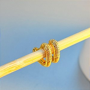 ARGOLINHA TRIANGULO P NO DOURADO - SEMIJOIA