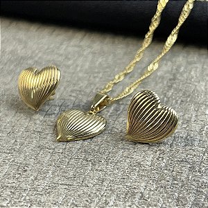 CONJUNTO COLAR E BRINCO CORAÇÃO NO DOURADO - SEMIJOIA