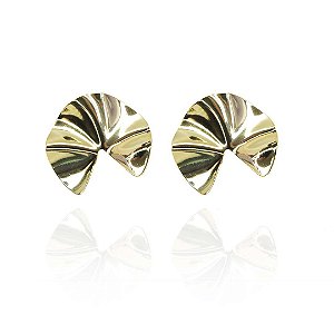 Brinco Com Efeito Ondulado Folheado Em Ouro 18k [F027]