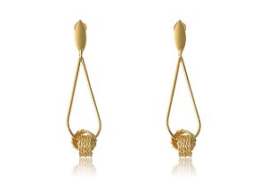 Brinco Médio Gota Vazada Com Bola Trabalhada Enlaçada Folheado [F027]