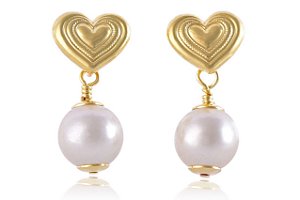 Brinco Médio Com Coração Trabalhado E Pérola Folheado [F027]