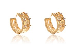 Brinco Argola Trabalhada Vazada Com 4 Zircônias Folheado Em Ouro 18k [F027]