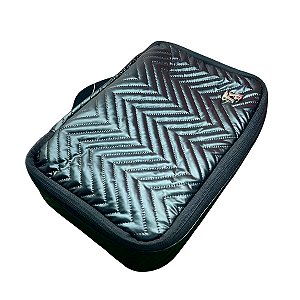 Bolsa Necessaire Estilo Matelassê Chevron Metálico Cor:preto [F102]