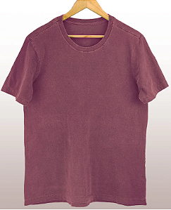 Camiseta Básica Estonada Vinho