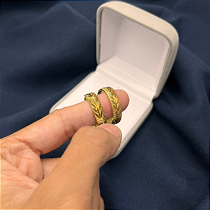 Par de Alianças Modelo Folha 5mm | Acabamento Premium