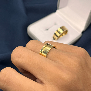 Par de Alianças Quadradas com Friso Lateral 7mm | Acabamento Premium