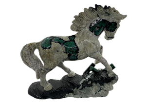 Escultura de cavalo em pedra semi-preciosa - xisto de esmeralda - obra de arte