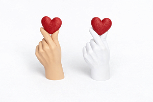 ATACADO- Estatueta Mãozinha Coração Coreano Decoração