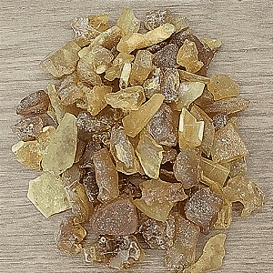 Âmbar Natural em Pedras Pequenas