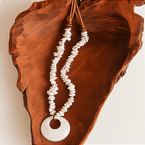 Colar com Madrepérola e Howlita - Calma e Serenidade