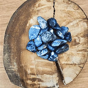Sodalita Rolada Pedra da Coragem | Cristais Naturais