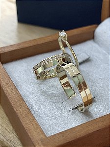 Aliança Canadá Ouro 18K 4mm com Zircônias