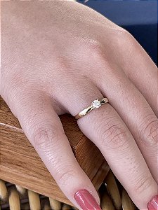 Anel Solitário VIE Ouro 18k com Pedra