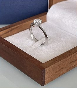 Anel Solitário Poesia Ouro 18k 1 Quilate