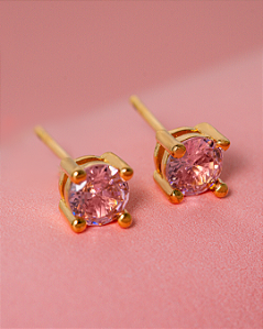 Brinco Ponto de Luz Rosa Quartzo Dourado