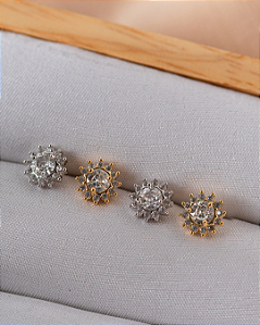 Brinco Flor Zirconia Dourado