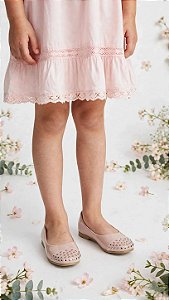 A Sapatilha Infantil Menina Tachas Nude