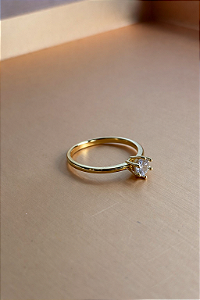 Anel Solitário Golden Sparkle