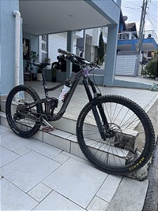 GIANT REIGN - TAMANHO M - 2022