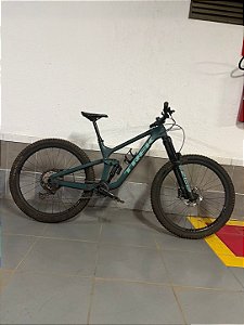 TREK SLASH 9.8 XT - TAMANHO M - 2024