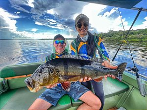 Sport Fishing Tucunaré and Tambaqui middle or high Rio Negro River | Shore Excusion