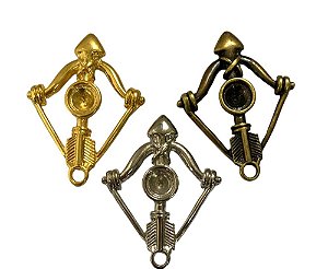 Pingente arco e flecha detalhado grande