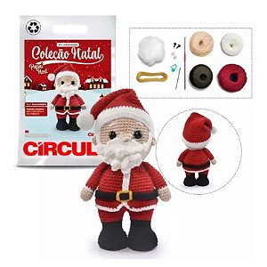 KIT AMIGURUMI COLEÇÃO NATAL 2025 COR 1 PAPAI NOEL C GORRO APROX 23 CM