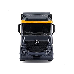 Caminhão Mercedes Actros e carro de F1 Mclaren MCL38 1/43 #4