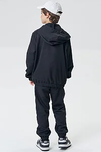 CALCA JOGGER EM NYLON HIDRONATIC COM ELASTANO PRETO