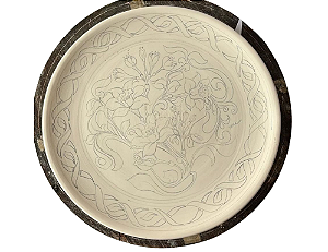 Prato Decorativo Grande em Biscoito Flores e Arabescos