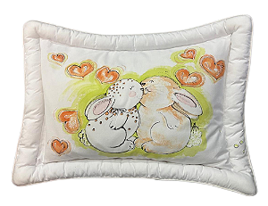 Travesseiro Coelhos Apaixonados